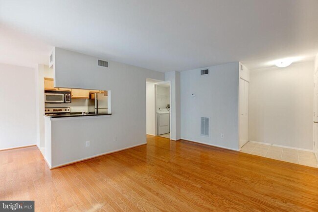 Photo - 1727 Ascot Way Unidad A