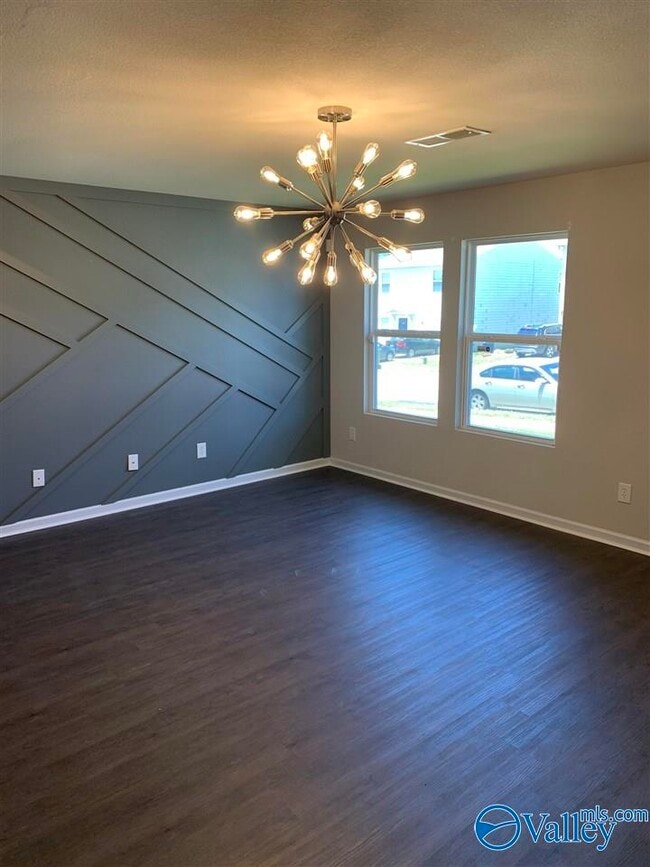 Photo - 148 Whitestone Dr NE