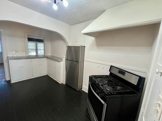 Photo - 1625 Ave Y
