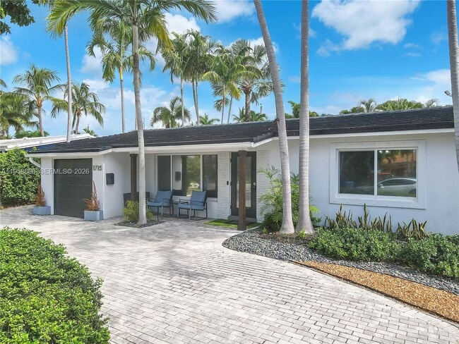 Photo - 1715 NE 40th St