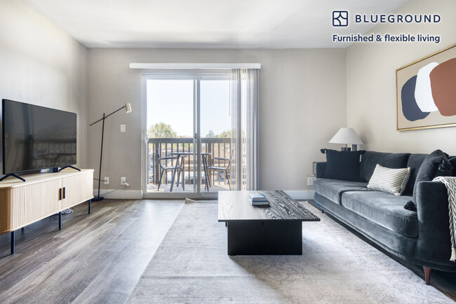 Building Photo - 600 Edgewater Blvd Rental