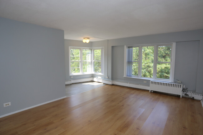 Building Photo - 7333 Ridge Rental