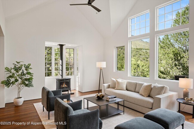 Photo - 302 Wild Spring Ln