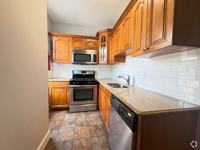 Building Photo - 42 Jewett Ave Unit 2 Rental