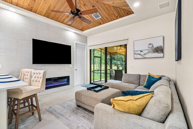 Photo - 12466 Quercus Ln