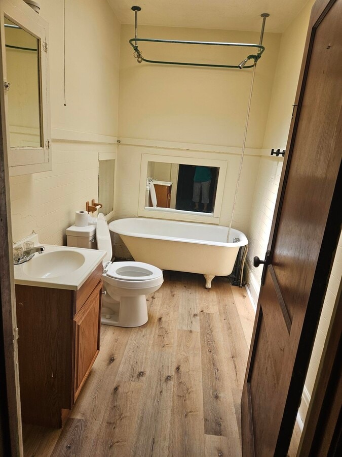 Photo - 141 N Main St