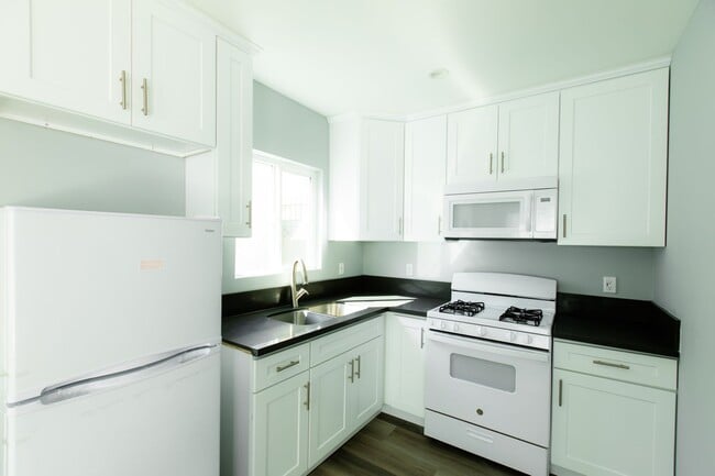 Photo - Private 2BR / 1BA Bungalow Unit in Hyde Park Section 8 Welcome! Unit 6429 1/2