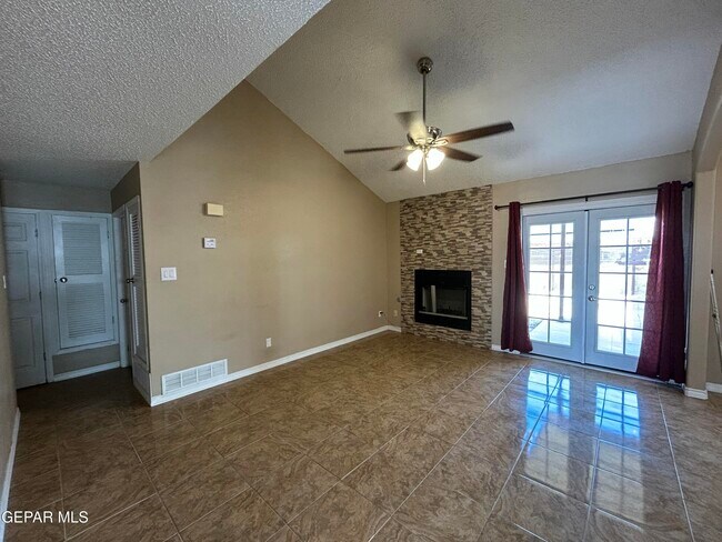 Photo - 8482 Paddlefoot Ln