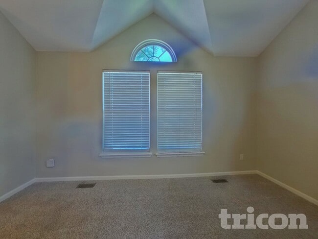 Photo - 327 Shenandoah Dr
