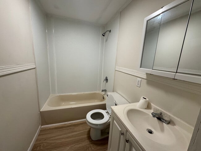 Photo - Renovated 3/1 House in North Rome- $1,195