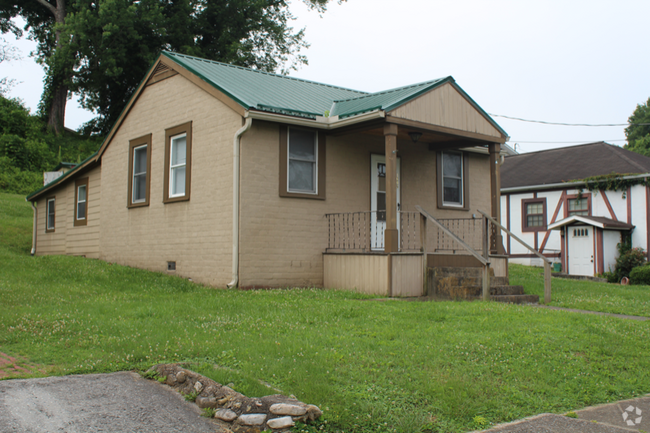 Building Photo - 1602 Dixon St Rental