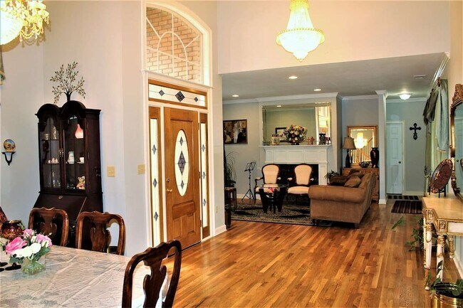 Photo - 355 Forest Hill-Irene Rd