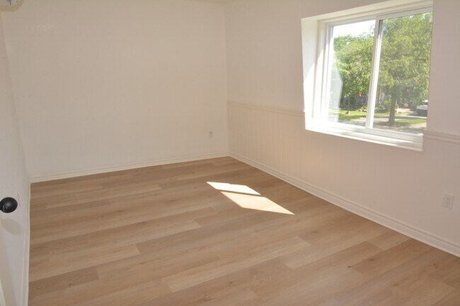 Photo - 137 Oakdale Ave Unit 3