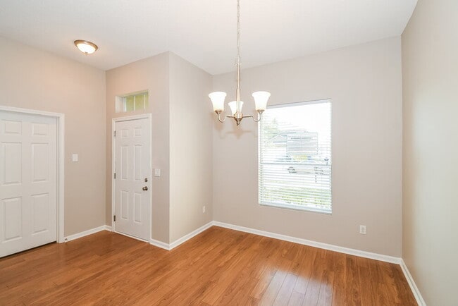 Photo - 15865 Twin Creek Dr