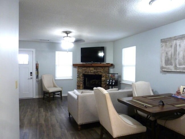 Photo - 2840 Capri Dr