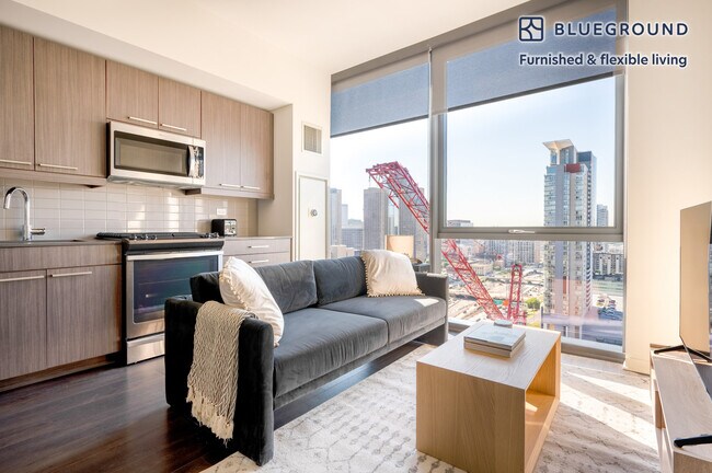 Building Photo - 730 W Couch Pl Rental