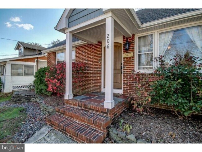 Photo - 206 Swarthmore Rd
