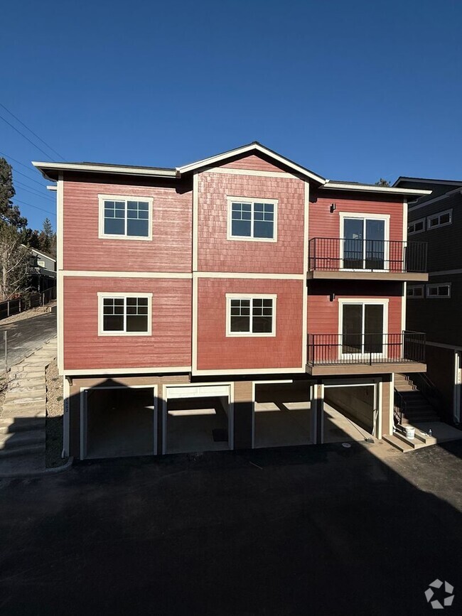 Building Photo - 2066 NW Monterey Pines Dr Rental