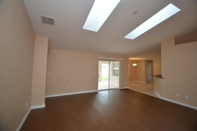 Photo - Spacious 4-Bed 2-Bath with screened porch