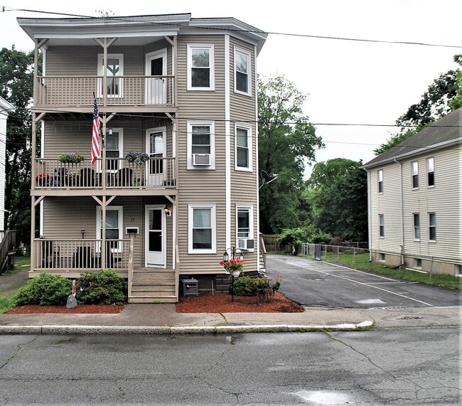Building Photo - 17 Avery St Unit 4