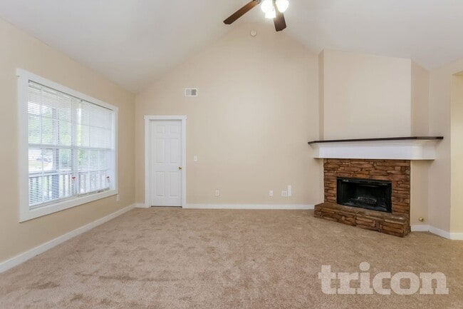 Photo - 1048 Whispering Woods Dr