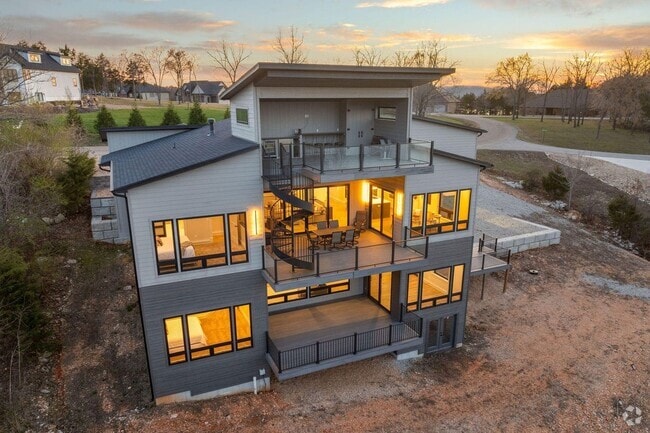 Building Photo - Basement Apartment For Rent