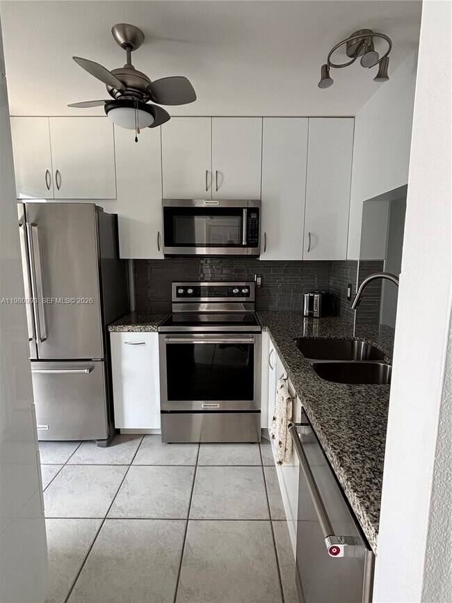 Building Photo - 1481 S Ocean Blvd Unit 106E