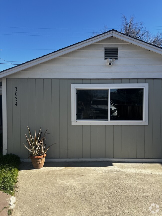 Building Photo - 3034 6th St Rental