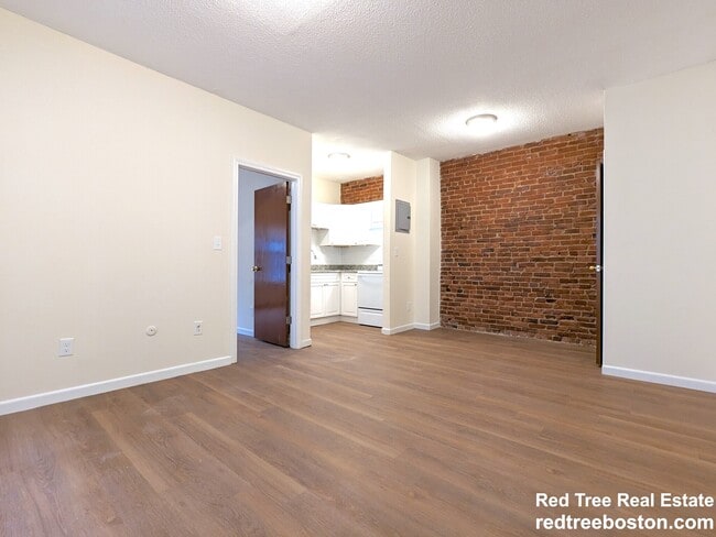 Building Photo - 54 S Huntington Ave Unit 2 Rental