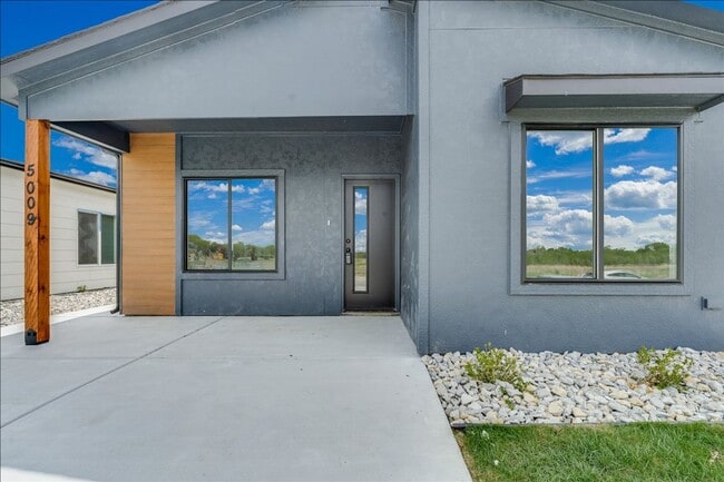 Photo - Beautiful Five Bedroom, Two Bathroom