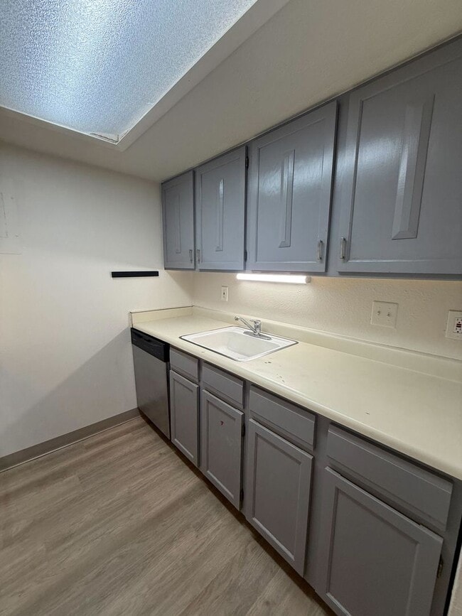 Photo - Nice 1 Bedroom 1 Bathroom Condo in Golden with Pool!! Available NOW!!