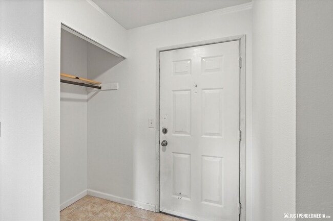 Photo - 2 Bed/ 2 Bath / Garage - Anchorage Condo!