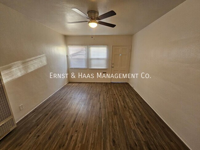 Photo - 29 W Market St