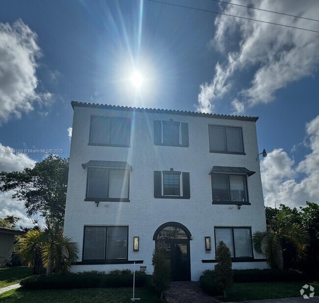 Building Photo - 444 Ponce de Leon Unit 8 Rental