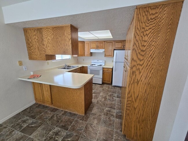 Photo - 2 bed 2 bath Duplex!