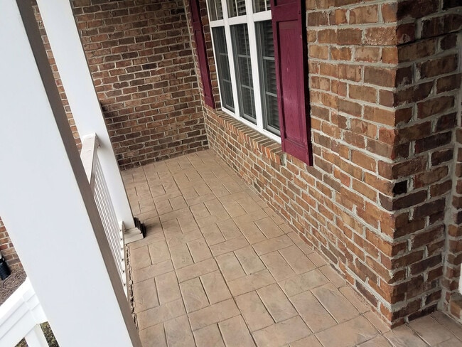 100 Montauk Ct