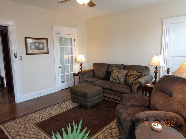 Beautifully furnished - 3003 Junietta Ave Unit 3003
