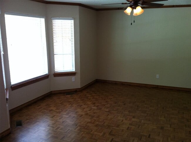 2733 Walnut Rd