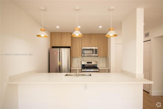 Building Photo - 18101 NW 68th Ave Unit B210 Rental