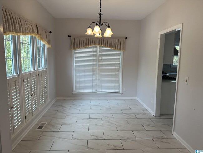 Photo - 1715 Columbiana Ln