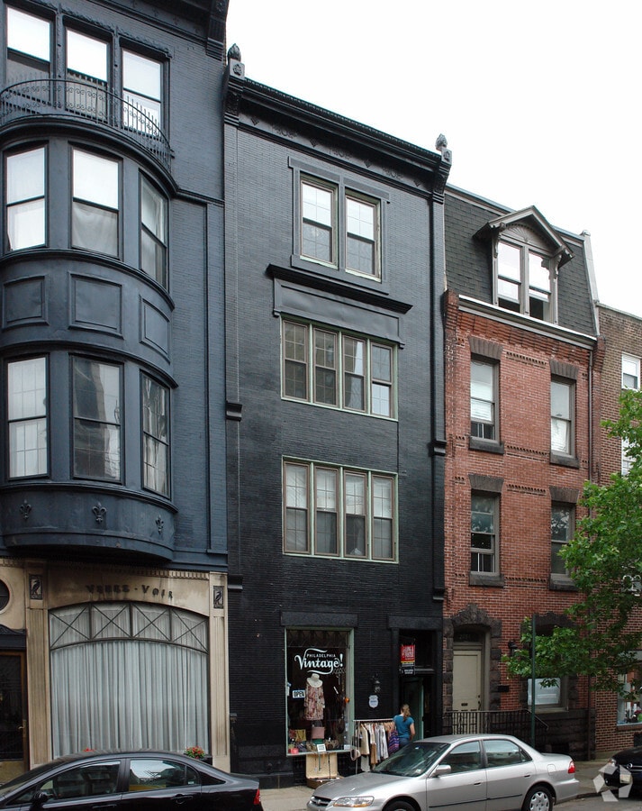 Photo - 2052 Locust St