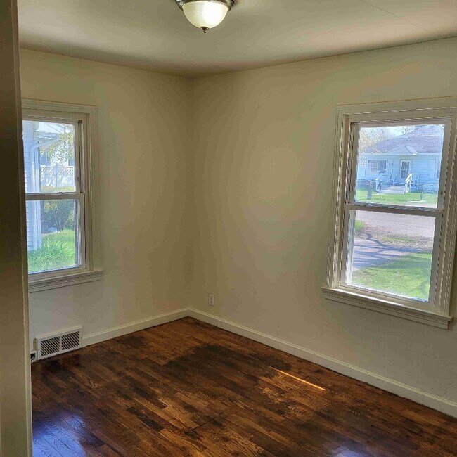 Photo - 1434 Monroe St