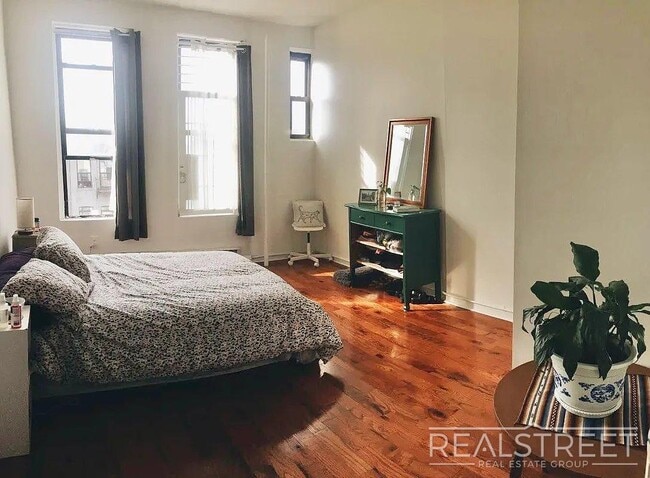 Photo - Troutman Street