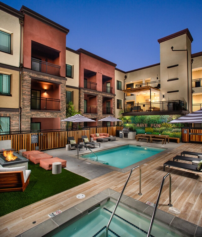 Photo - Lincoln East