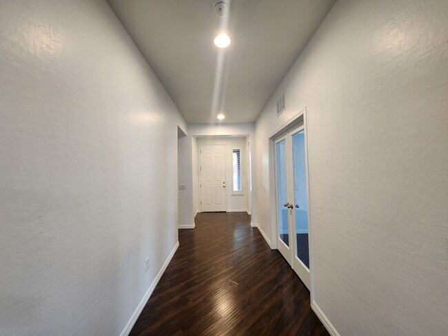 Photo - Lovely Single Story Home in Mountains Edge