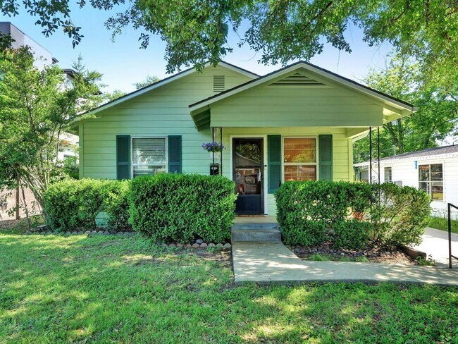 Building Photo - 3011 E 17th St