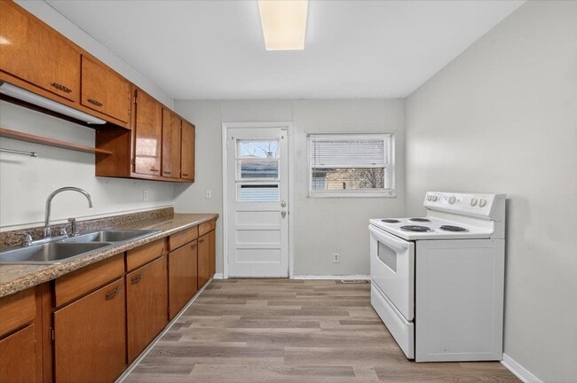 Photo - 2301 Perkins Ave