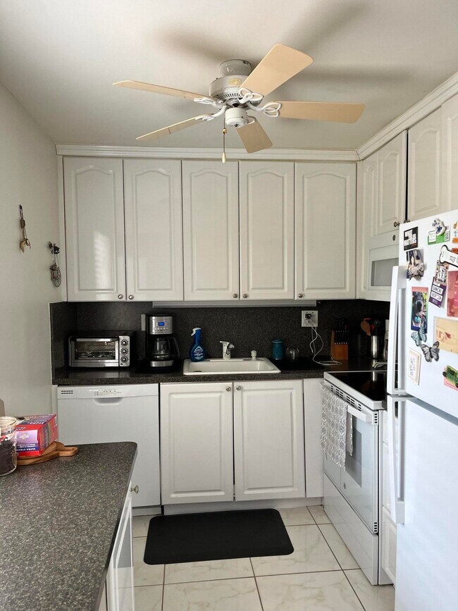 Photo - 434 Normandy Ln Unit J