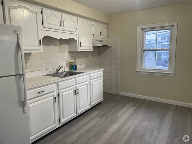 Building Photo - 6 Dolphin Ave Unit #2 Rental