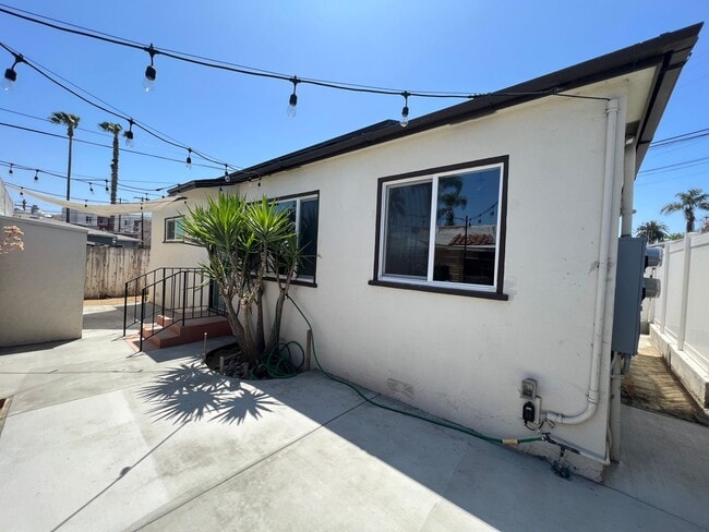 Building Photo - Beautiful, Bright Normal Heights cottage! Rental